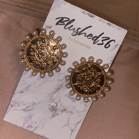 Golden and Pearl Large Stud Earrings - Picture 1 of 3